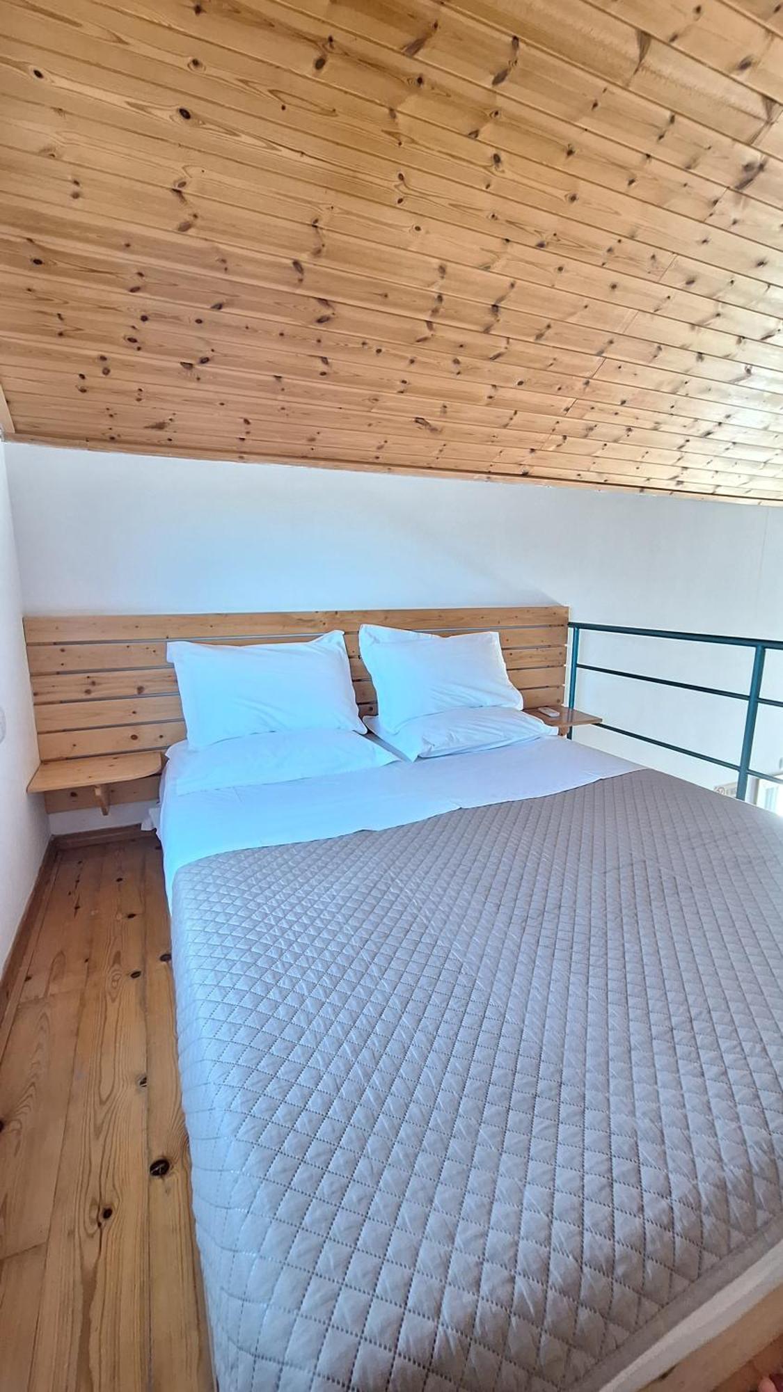 Tonea'S Houses Himare Rom bilde