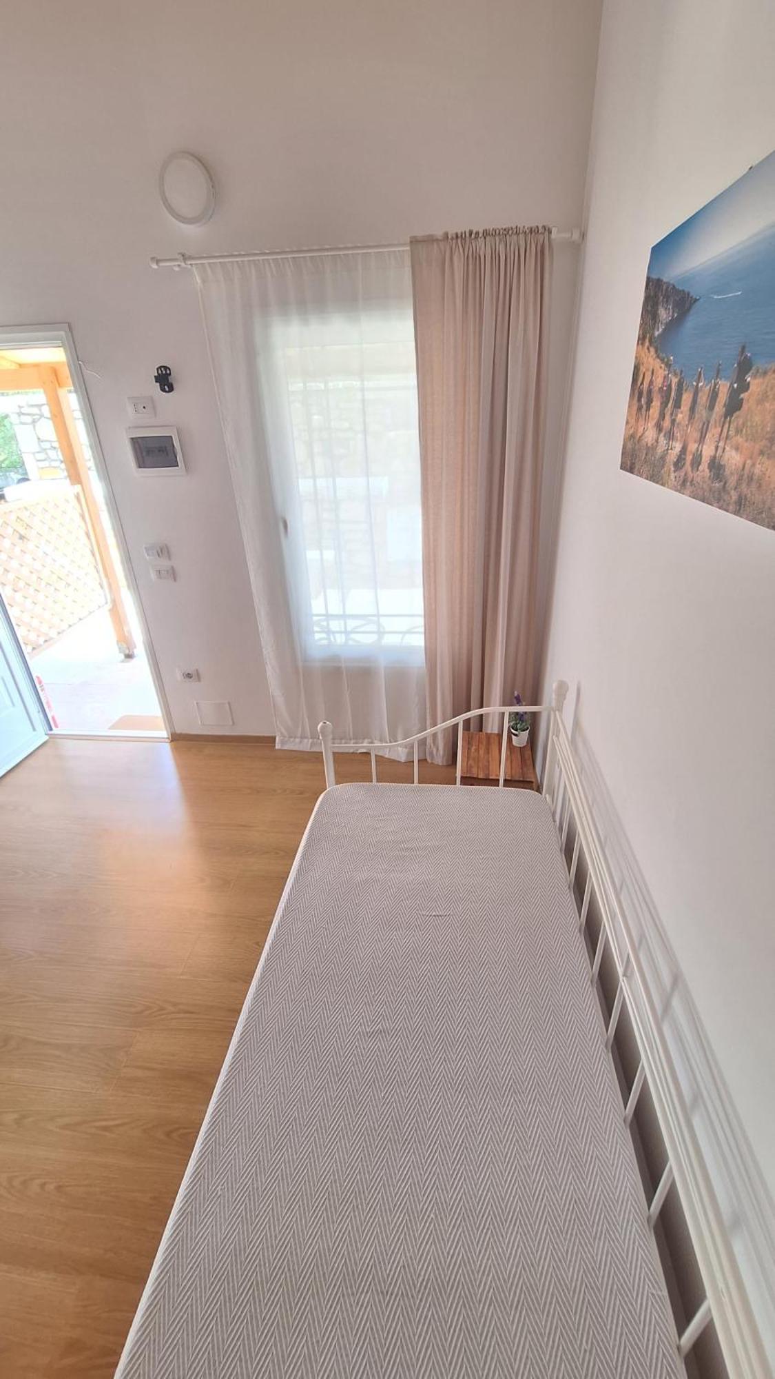 Tonea'S Houses Himare Rom bilde