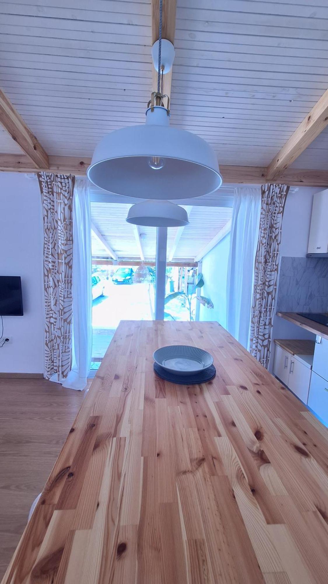 Tonea'S Houses Himare Rom bilde