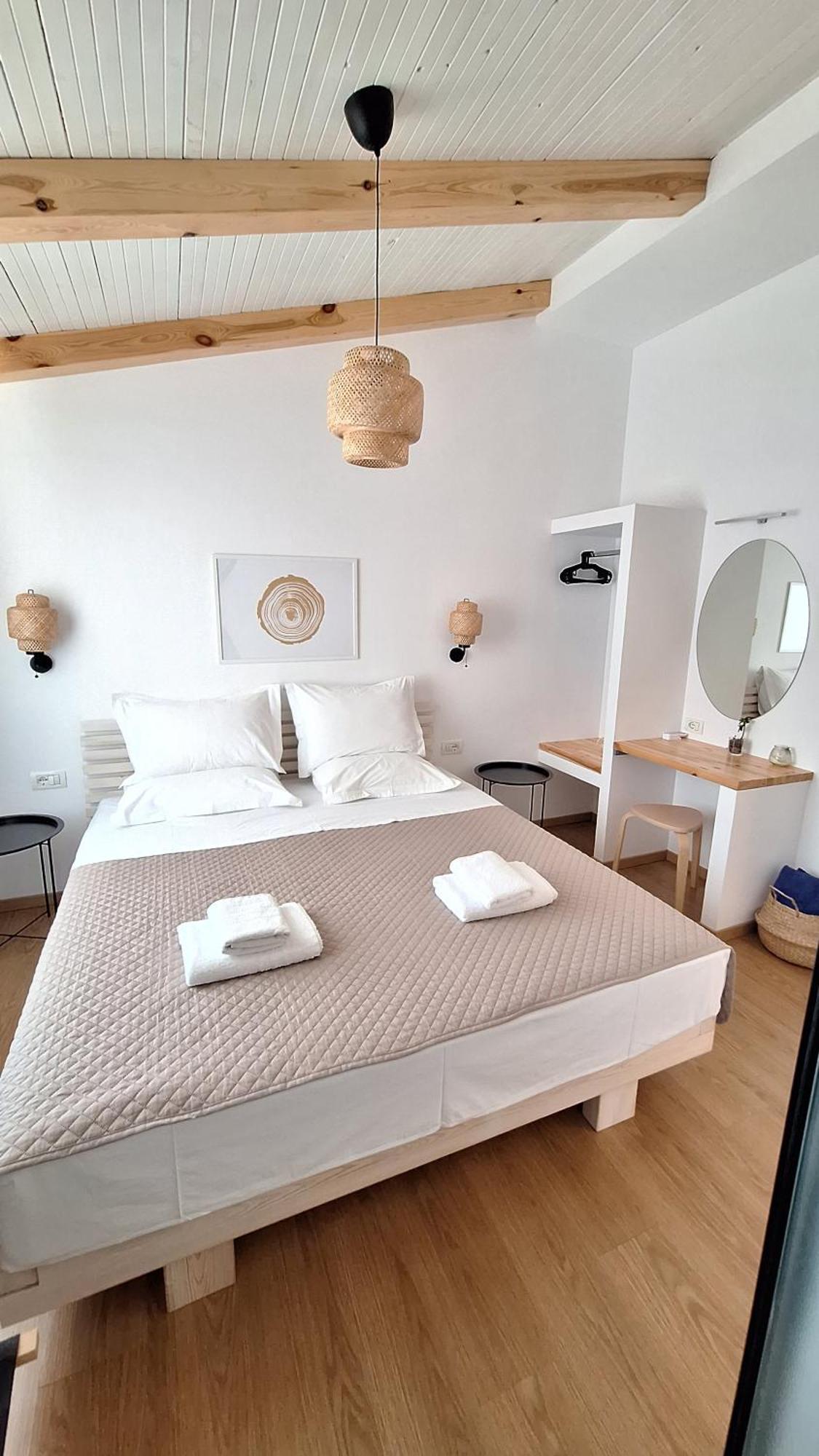 Tonea'S Houses Himare Rom bilde